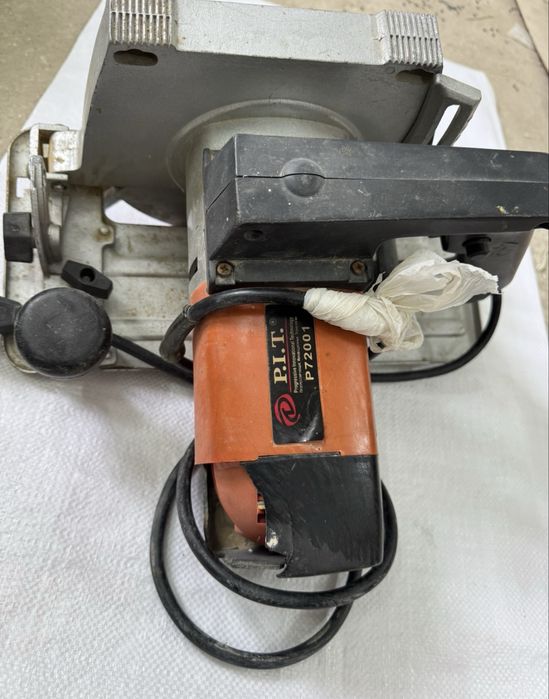 Пневмогайковерт, набор инструментов