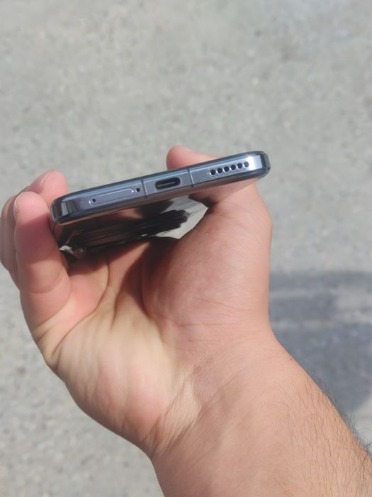 Honor magic 7 rsr 




Honor Magic 7 RSR 
PORSCHE DESIGN 
16/512gb
S