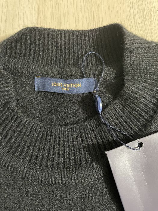 Pulover LV Negru Nou cu eticheta