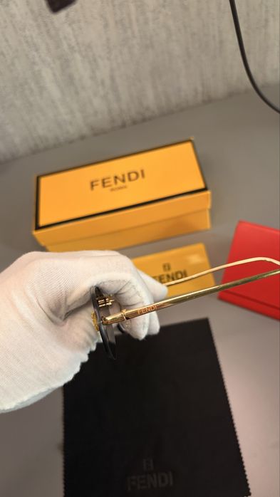 Слънчеви очила Fendi “First Crystal – Fashion Show”
