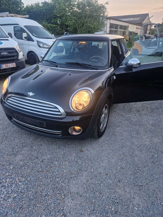Mini cooper pe benzina in stare buna de functionare
