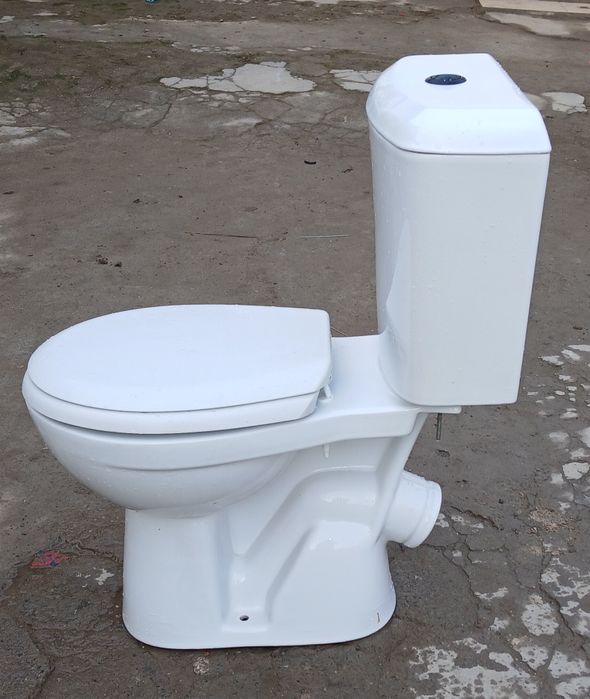 Унитаз сотилади.