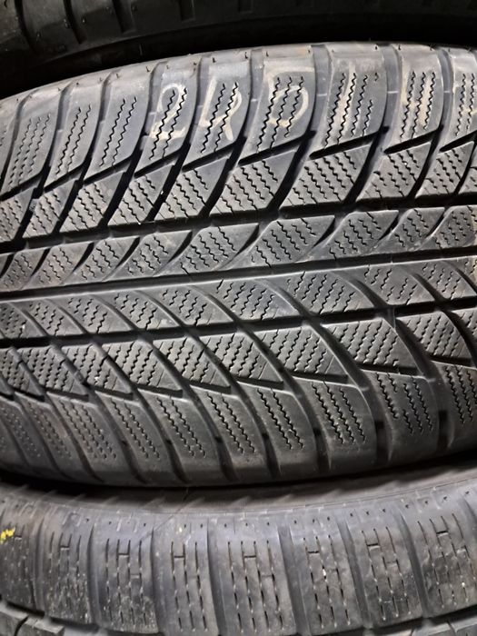 Anvelope second iarna 245 45 R19 Bridgestone RFT*