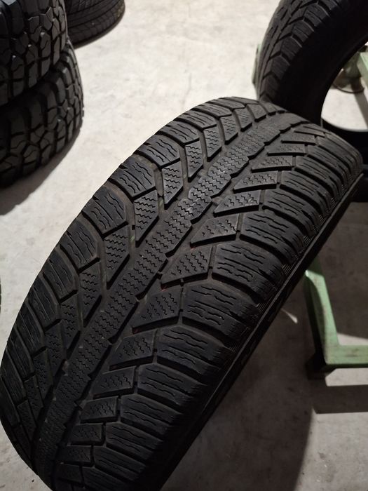2 Anvelopele de iarnă 215 60 r16  Semperit