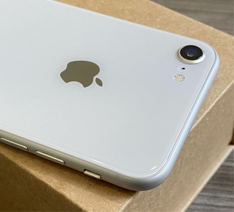 iPhone 8 • impecabil • ALB • ca NOU