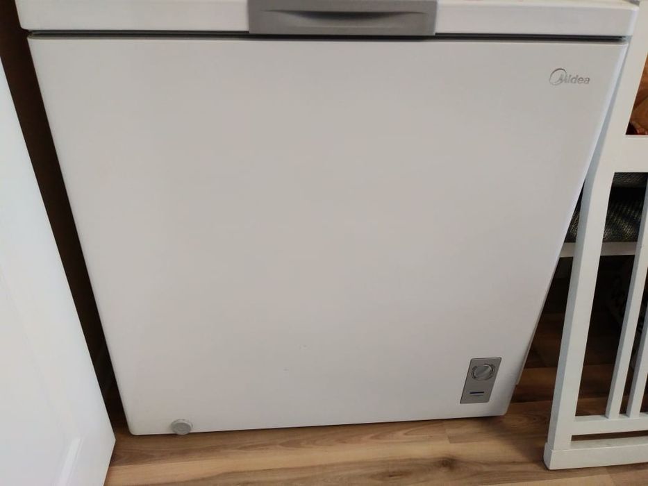 Продам морозильную камеру Мидеа