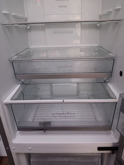 Иноксов комбиниран хладилник с фризе Siemens No Frost A+++ 2г.Гаранция