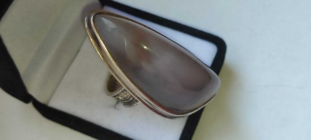 Шикарное женское кольцо с РАУХТОПАЗ ом