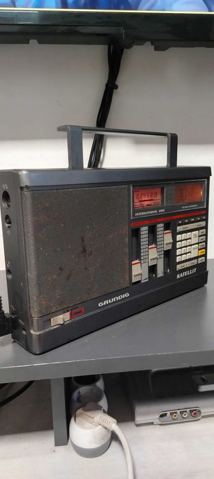 Radio Grundig satelit 400