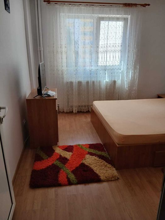 Închiriez apartament cu 2 camere în zona Nord