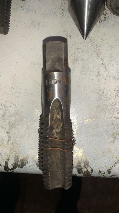 Метчики, токарный инструмент