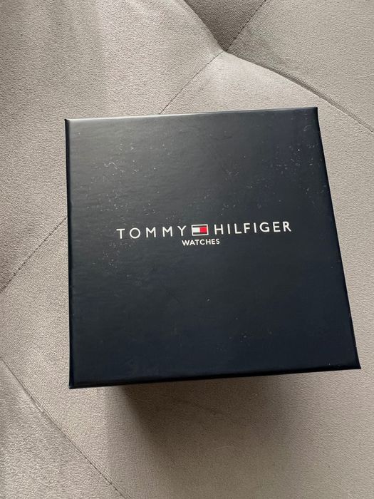 Часовник Tommy Hilfiger дамски