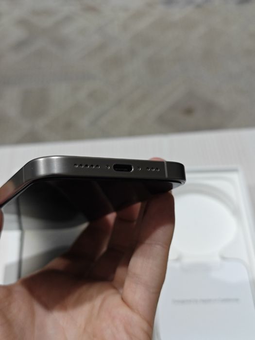 iPhone 15 Pro 256Gb без ремонта