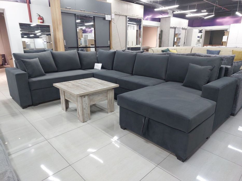 Большой глубокий диван