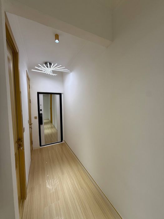 Своя!Бунедкор м!1этаж!2х комнатная в 3 ! 45кв номер 1 локация ! 81500