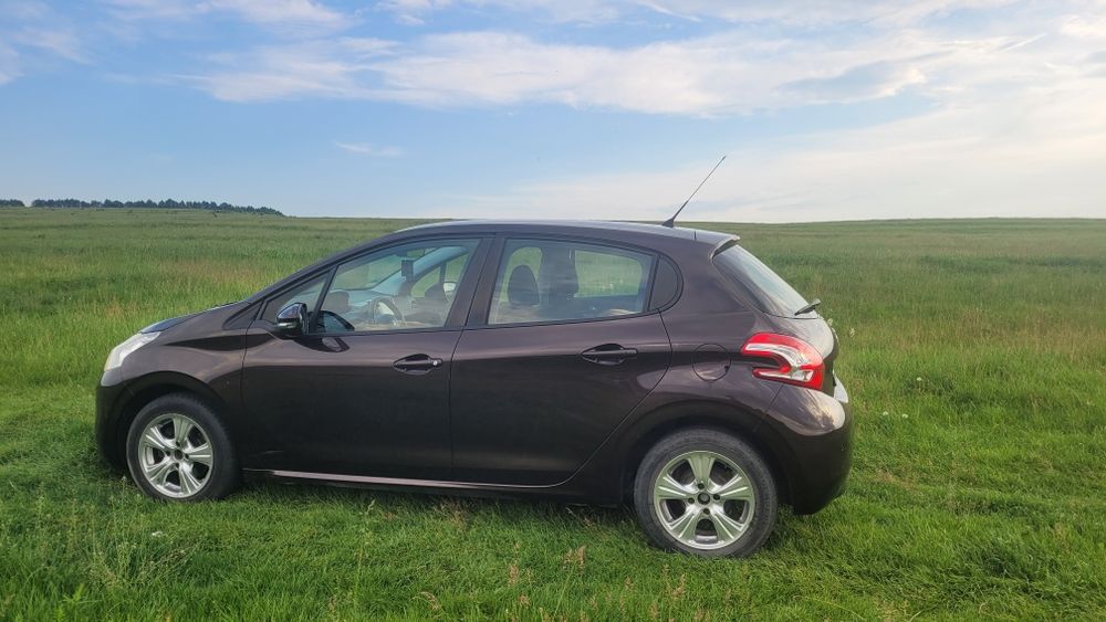 Vând Peugeot 208 1.2 Benzina 2013