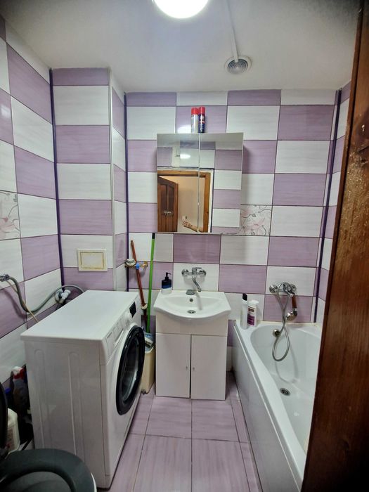 Inchiriez apartament