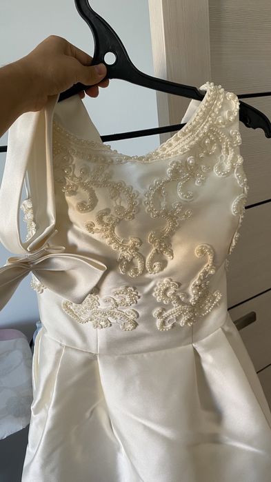 Элегантное свадебное платье