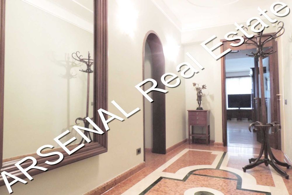 Дава се под наем Тристаен апартамент в София, Център - 204 кв.м за 1600 € - Снимка #4