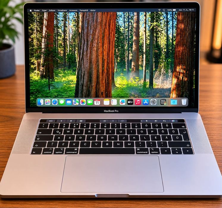Vând Apple MacBook