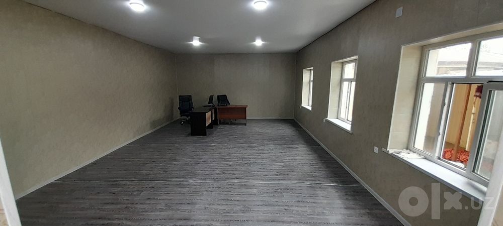 Эски атс биноси сотилади. Атрофида куп каватли домлар жйлашган.