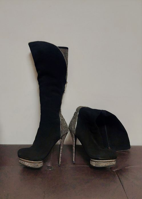 Елегантни ботуши с камъни 35 номер