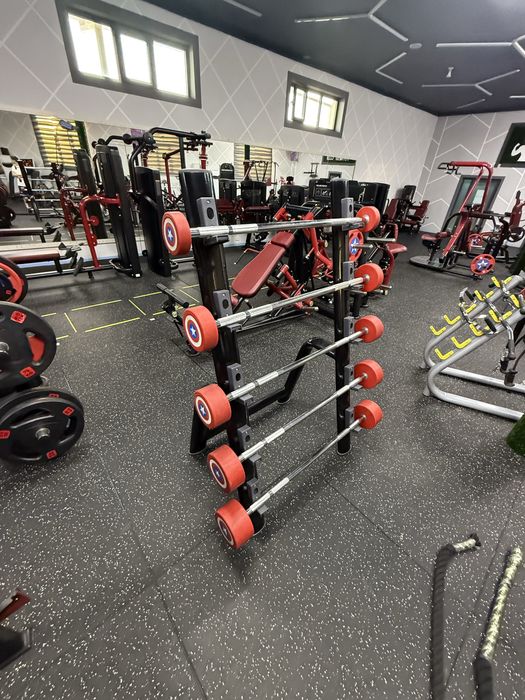 Продается штанга  Capitan america 10,15,20,25,30 kg стойка в комплекте