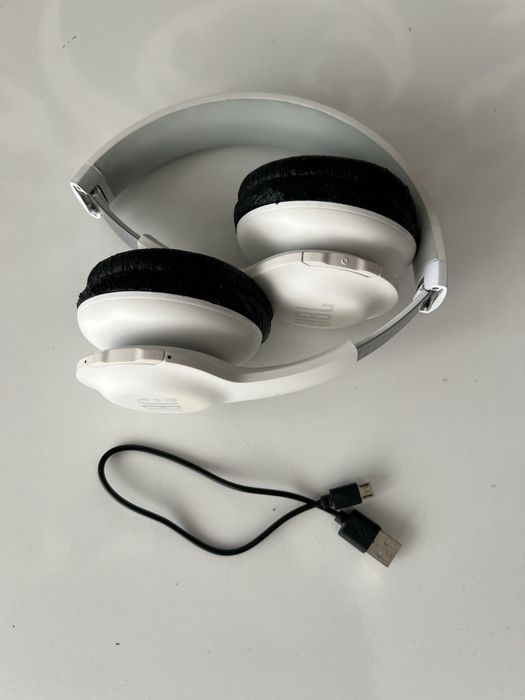 JBL Everest 300BT wireless Bluetooth 4.1