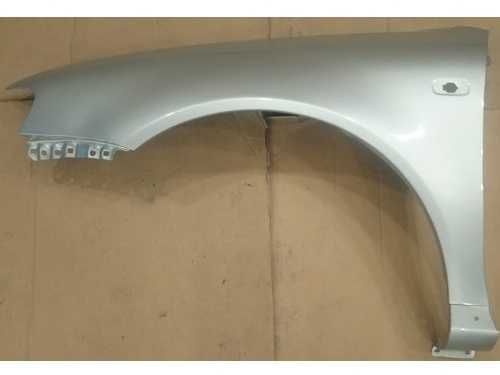 Aripa fata stanga cu semnal vopsita argintie LY7W Audi A3 96 – 00
