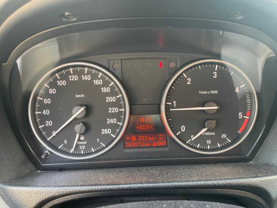 BMW 320 E91 facelift 177 cai xenon navigatie motor N47 EURO 5