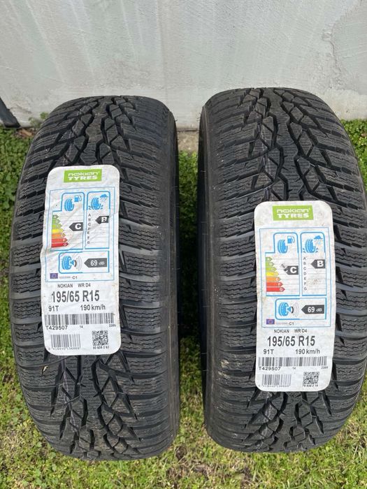 2 броя зимни гуми Nokian WR D4 195/65 R15