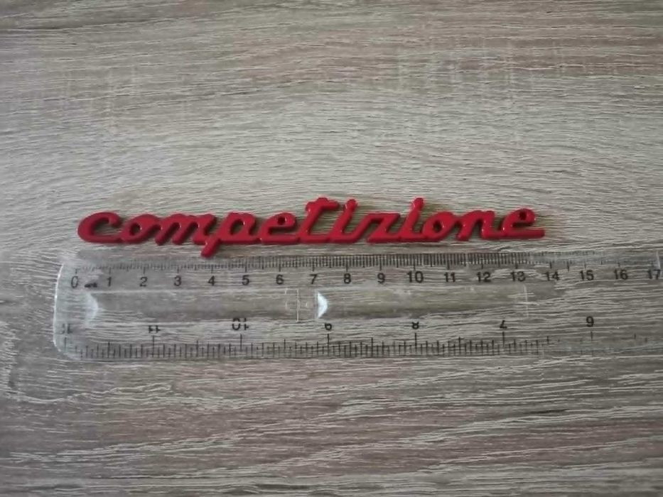 червена емблема Competizione за ABARTH
