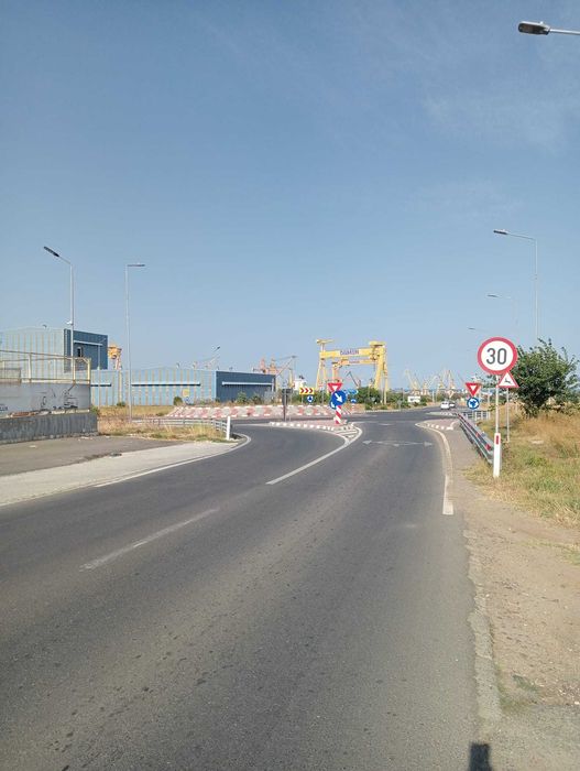 teren Limanu 500 mp , la 50 mde  soseaua Mangalia, la 200 m de Polux