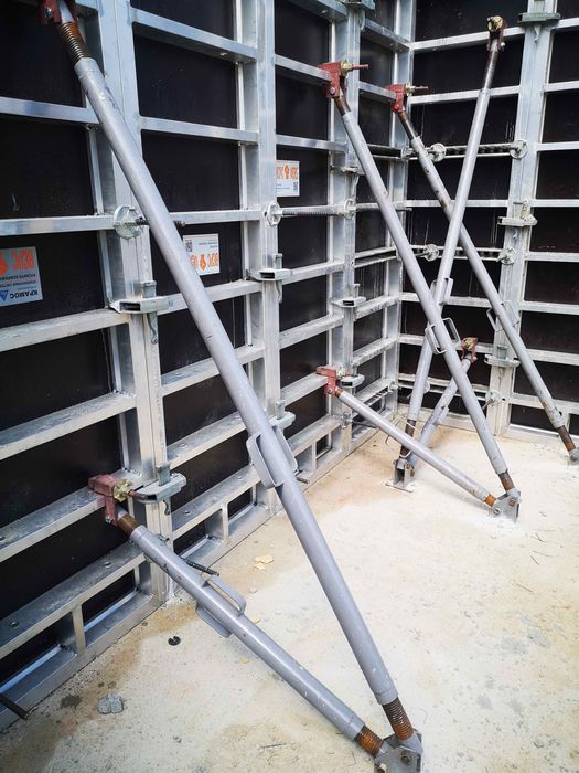 Производител. Алуминиев ръчен рамков кофраж за стени и колони