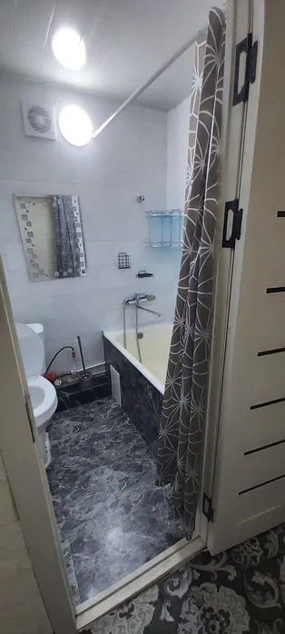 Продажа Чиланзар 24 квартал 1/5/5 Кирпичный дом,балкон 2*6