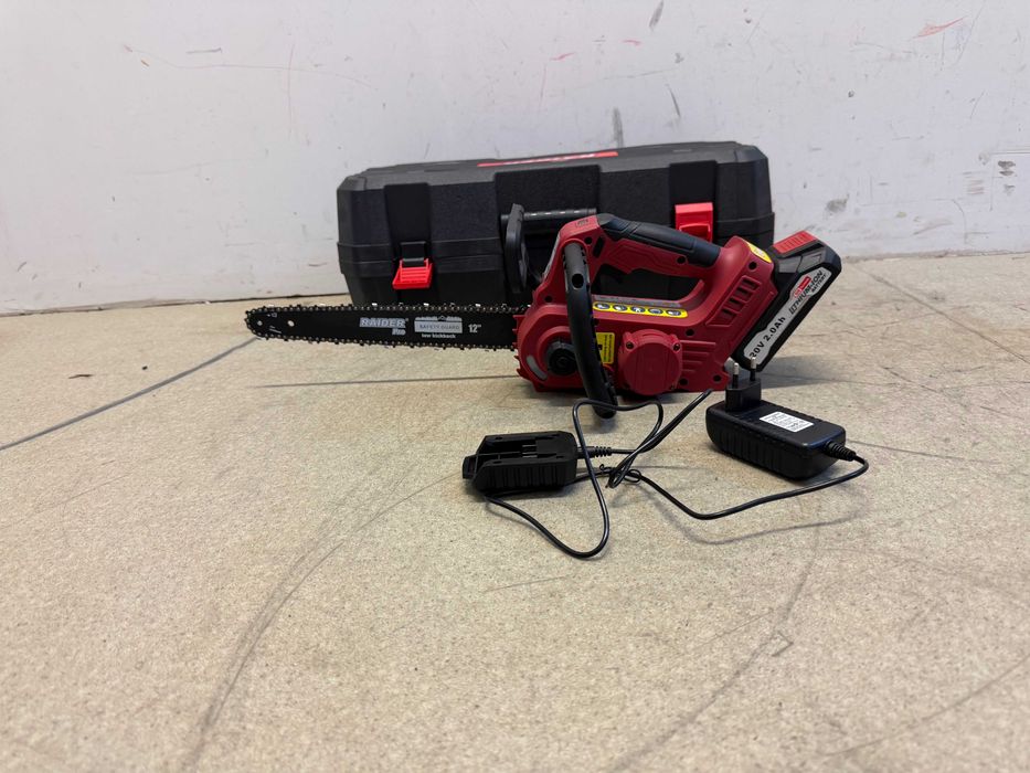 R20 Резачка безч. 305mm SDS 1/4" 62 Oil 1x2Ah /Хидрофор мини 550W  /	Косачка ръчна