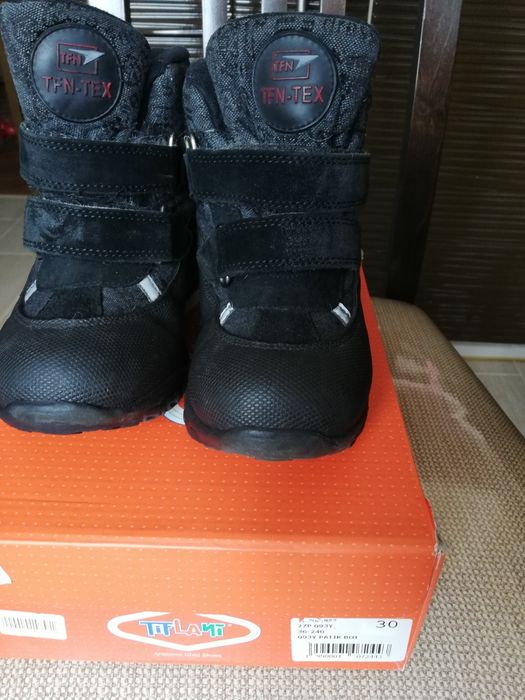 Продам зимние  детские ботинки