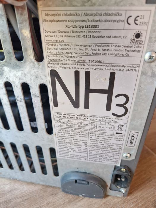 Къмпинг хладилник Mewa на газ, 12V и 230V