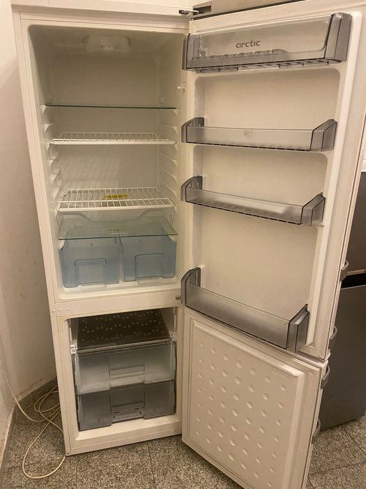 Frigider cu congelator arctic