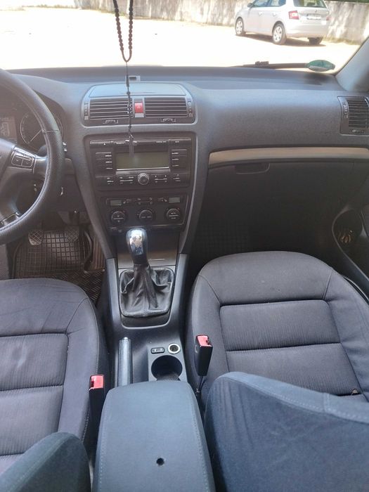 Skoda Octavia berlina 2005