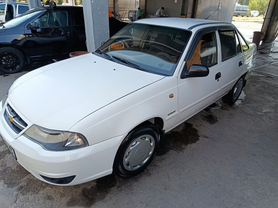 Nexia 2 DOHC sotiladi