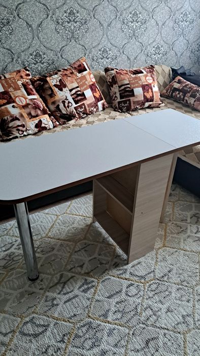 Кухонный стол б/у