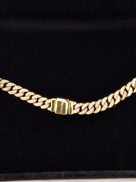 Пандора златна ..