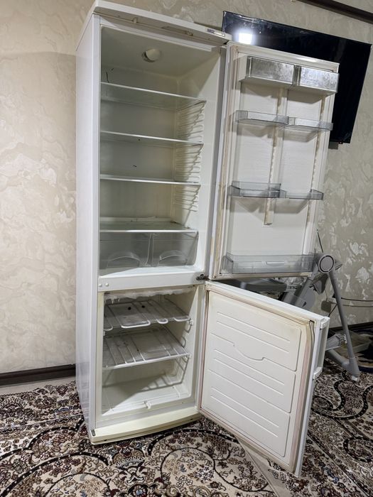 Срочно продам холодильник Атлант