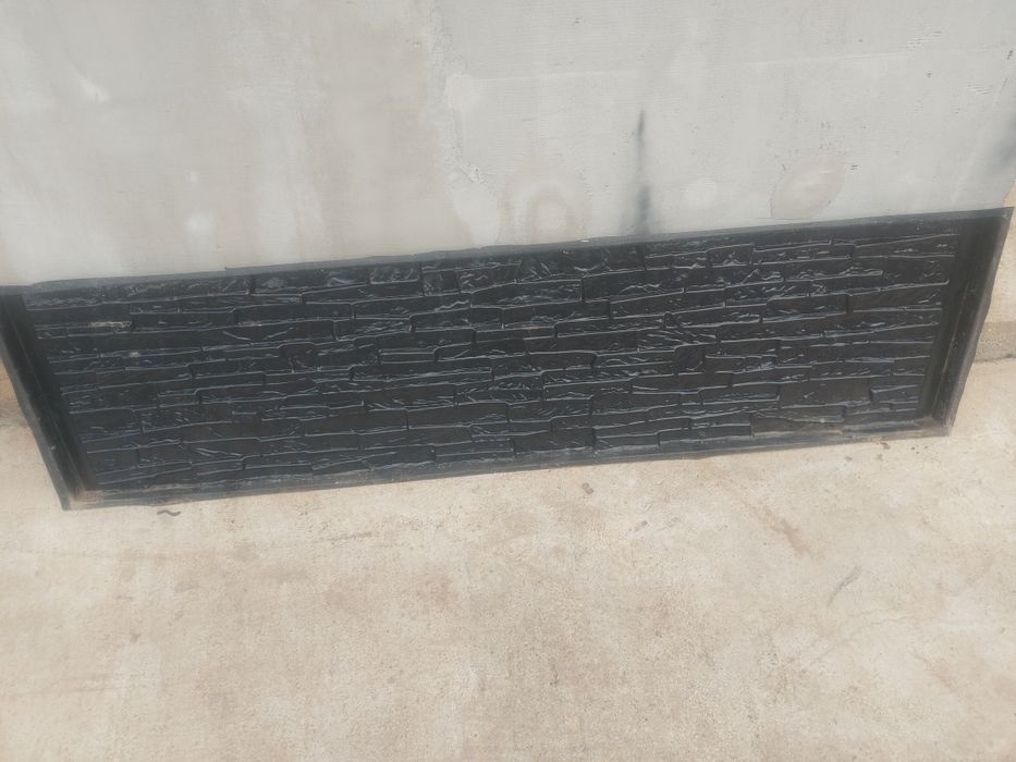 Masa de vibrat placi de gard