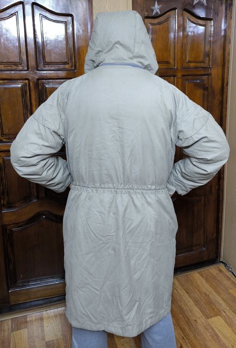 Мужской пуховик с утеплителем.