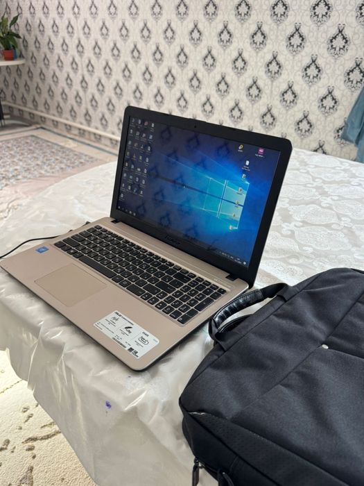 Ноутбук Asus продается