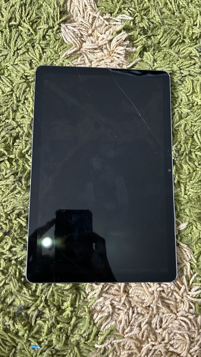 Tableta Lenovo 2024 cu display spart