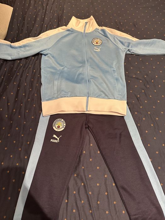 Продавам спортен анцунг на Манчестър Сити classic tracksuit