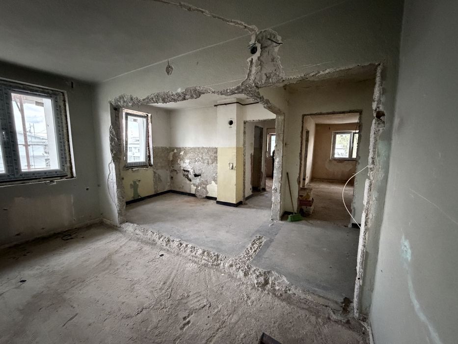 De Vanzare Apartament 3 Camere/Zona Centrala/Bloc Renovat COMPLET!
